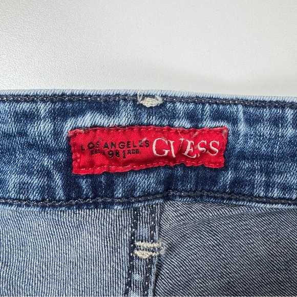 Guess Bermuda Washed Denim Shorts Women’s US Size 30 Y2K Inspired Blokecore - Picture 3 of 11